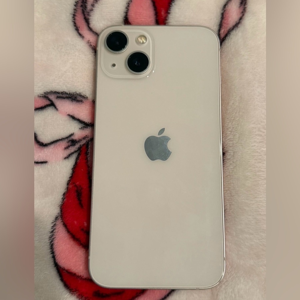 iPhone 13 - Picture 2 of 3